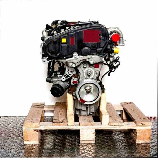 Side view of engine (code 552 60 384) on a wooden pallet against a white background. The engine is vertically oriented.