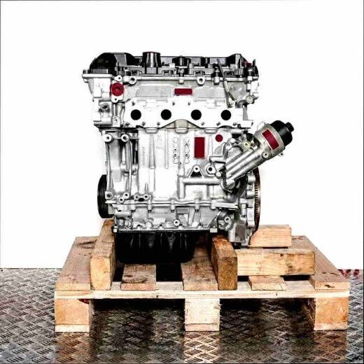 Side view of an engine, code 5FS (EP6C), on a wooden pallet. The engine is set against a white background.
