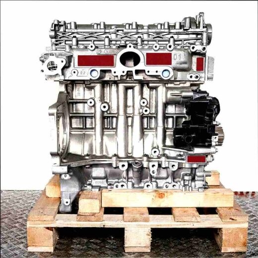 Side view of a complete engine 5WZ-HV (DV5RUC) on a wooden pallet against a white background. The engine is vertically oriented and fully visible.