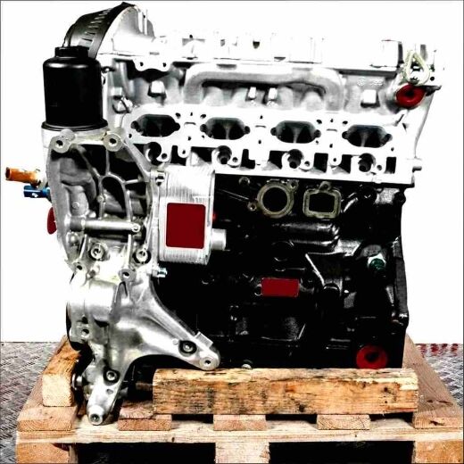 CHHB engine on a wooden pallet against a white background. The engine code CHHB is clearly visible. Ideal for technical illustrations.