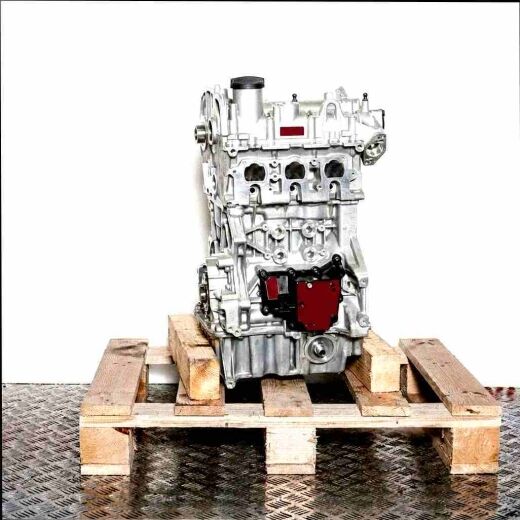 CHZK engine on a wooden pallet against a white background. Front view of the engine.