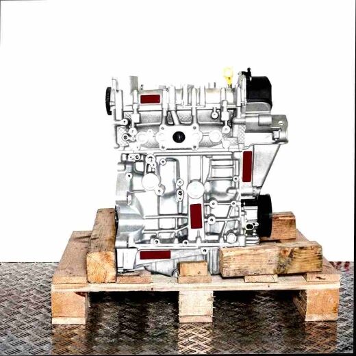Silver DADA engine on a wooden pallet against a white background. Side view of the engine.