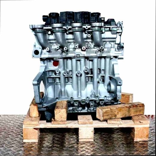Side view of a G8DD engine on a wooden pallet against a white background. The engine is vertically oriented.